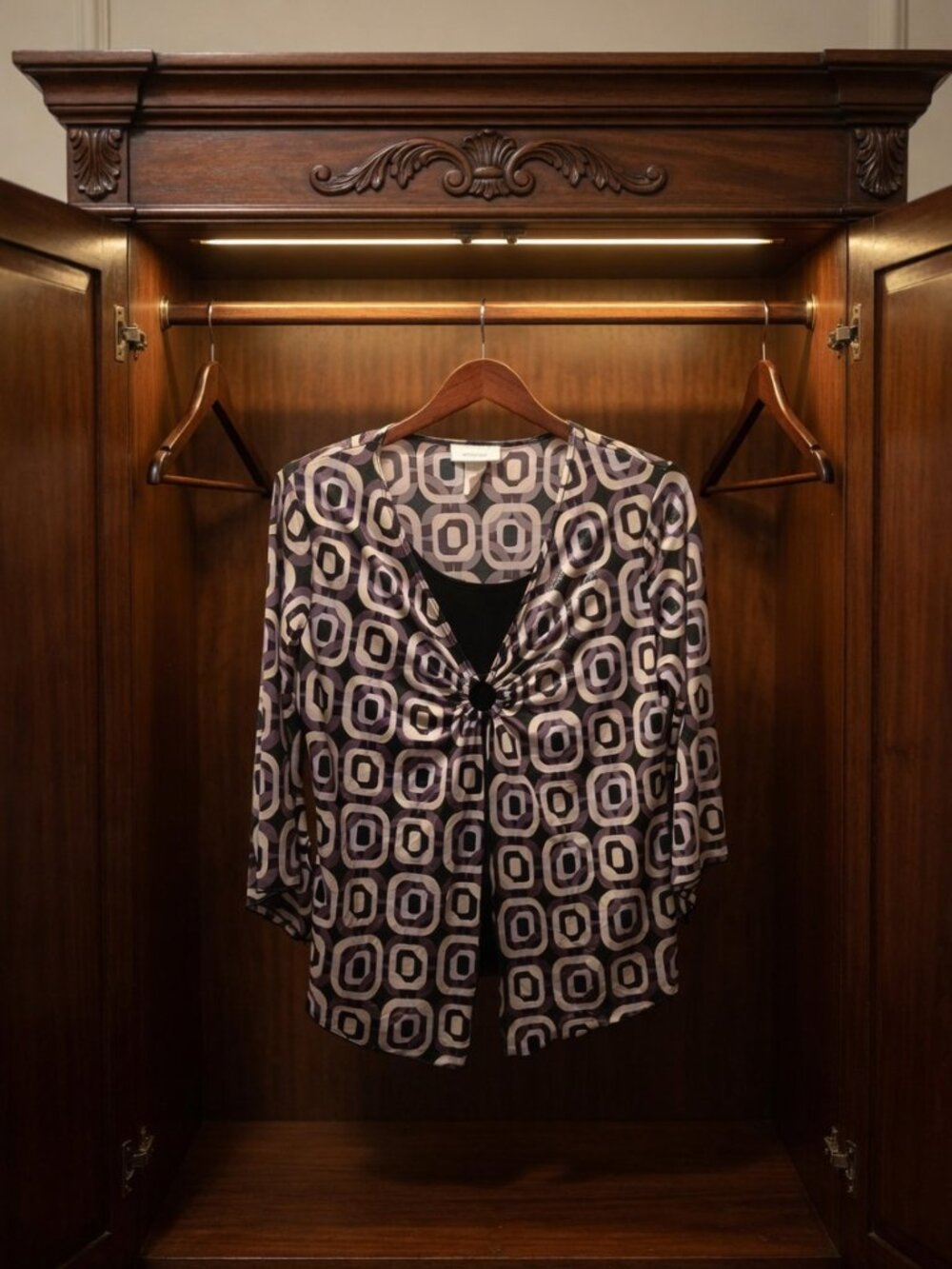 PXL Beautiful blouse with sheen